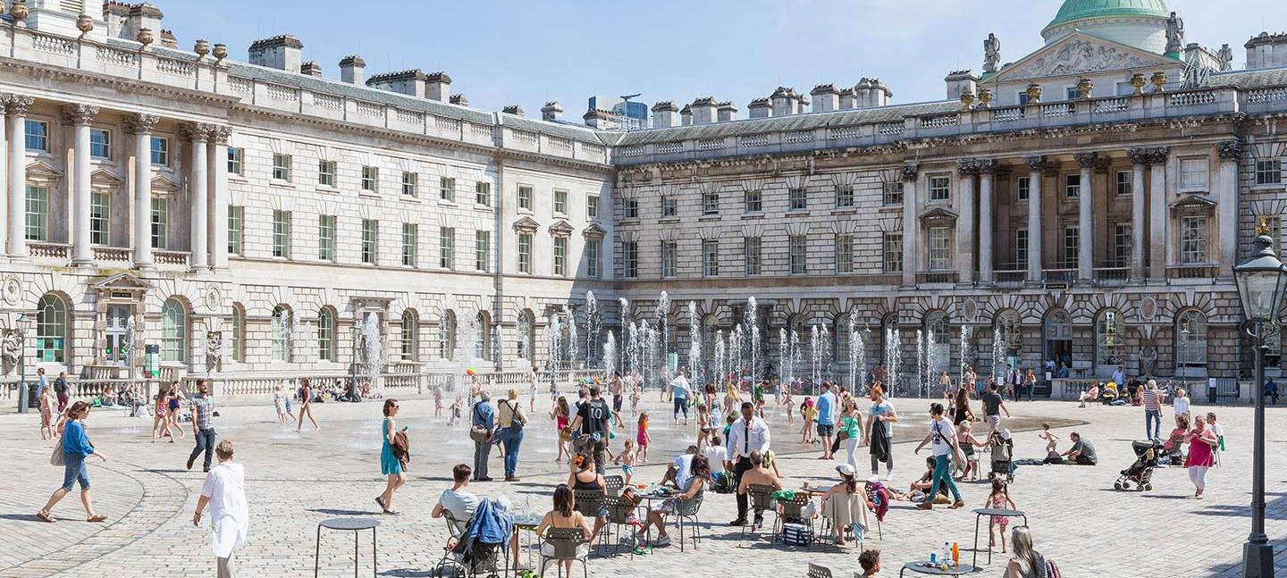 The-Edmond-J.-Safra-Fountain-Court,-Somerset-House,-Image-by-Kevin-Meredith